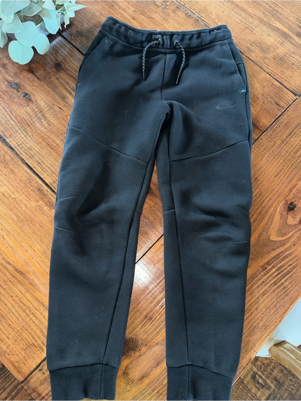 Nike Tech jogger pants youth size medium like new black